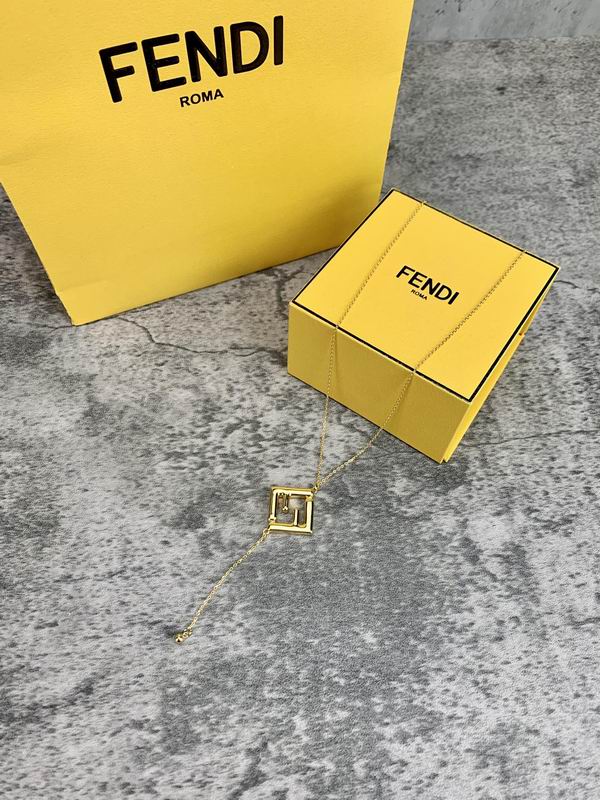 Fendi necklace 05lyx52